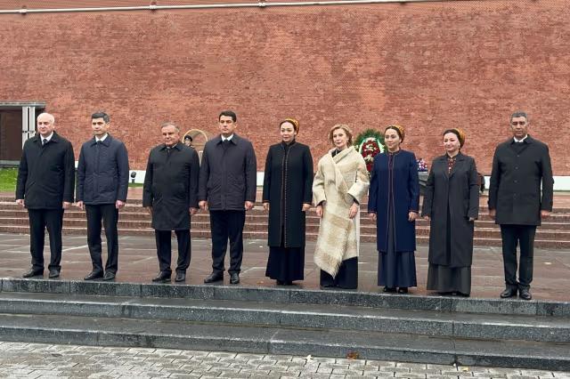 Türkmen parlamentarileri Moskwadaky medeni çärelere gatnaşdylar