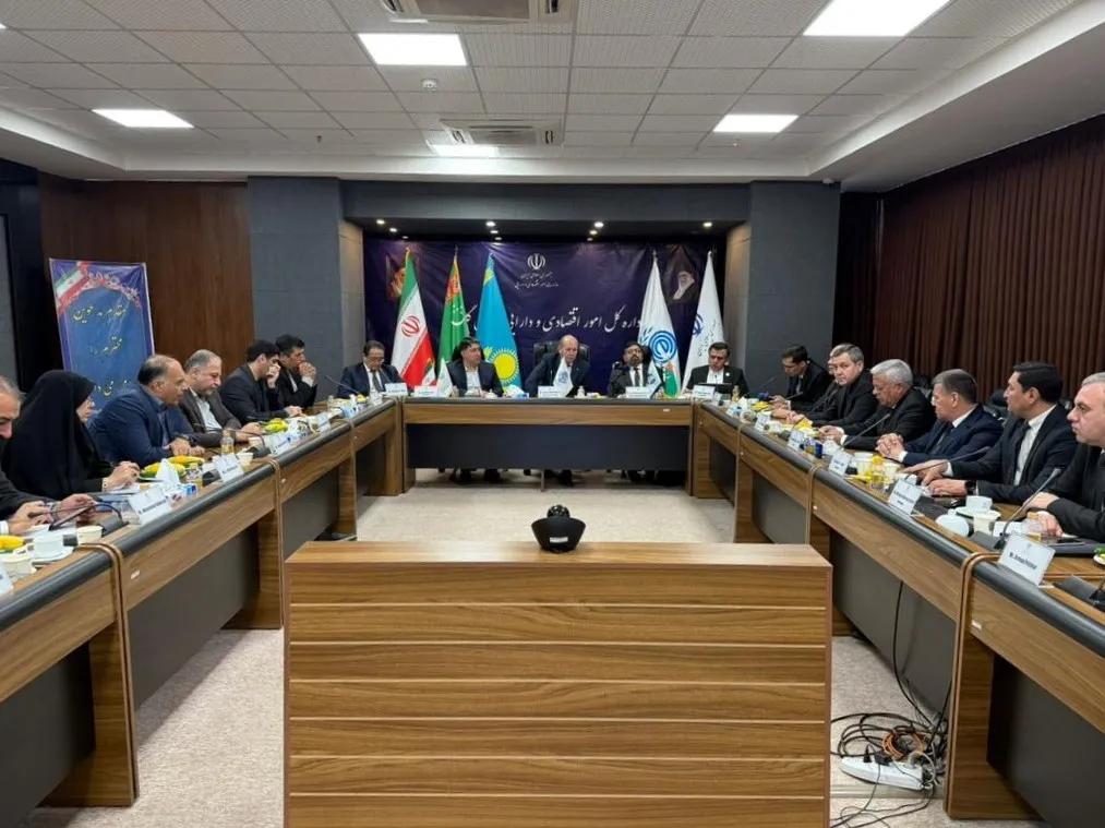 Türkmenistan bilen Eýran arasynda serhetde bilelikdäki söwda zolagyny döretmek barada maslahatlaşyldy