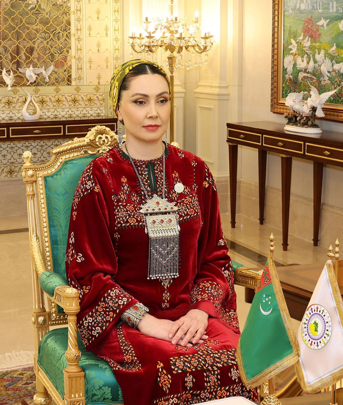 Oguljahan Atabaýewa Türkmenistanyň Bitaraplygynyň 30 ýyllygy mynasybetli medal bilen sylaglandy