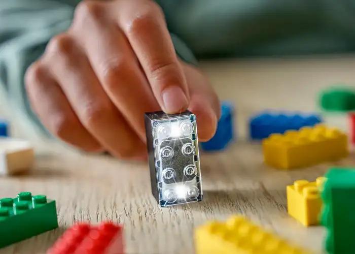 LEGO içinde kompýuter oturdylan akylly «kerpiçjigi» döretdi