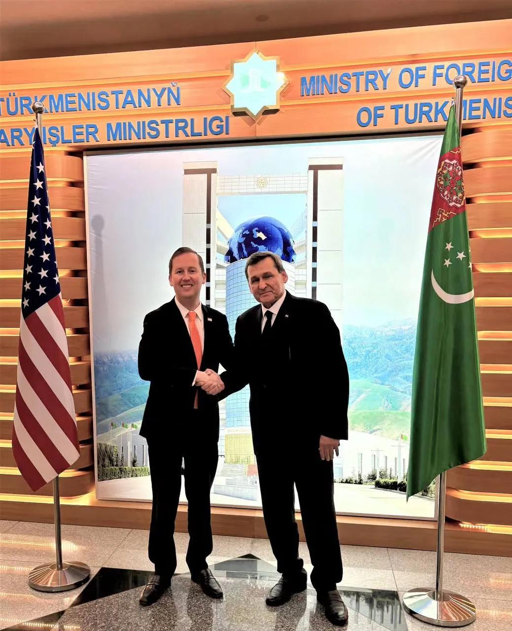 ABŞ-nyň ýörite wekili Türkmenistanyň daşary işler ministri bilen duşuşyk geçirdi