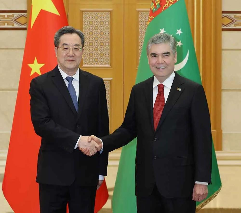 Türkmen halkynyň Milli Lideri HHR-niň Döwlet Geňeşiniň Premýeriniň birinji orunbasary bilen duşuşdy