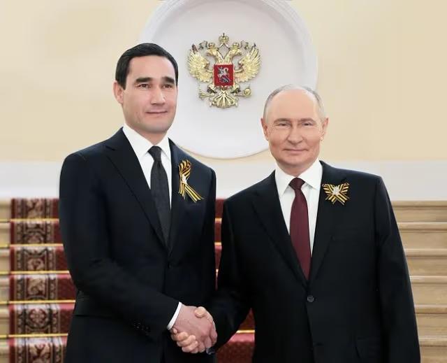 Putin Türkmenistanyň Prezidentini Beýik Ýeňşiň 81 ýyllygy mynasybetli gutlady