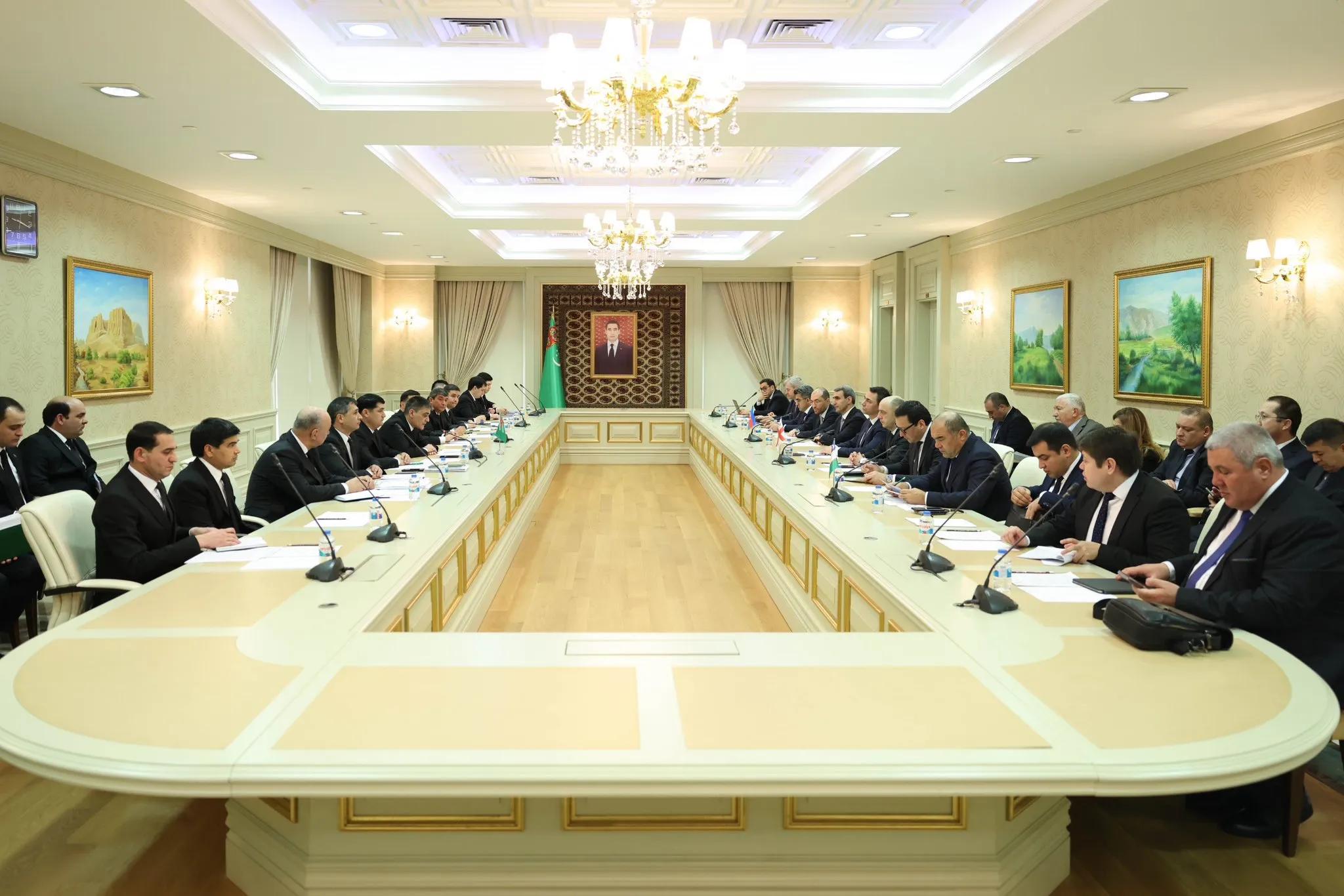 Türkmenistanda Orta geçelgäni ösdürmek boýunça dörttaraplaýyn duşuşyk geçirildi