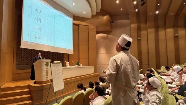 Türkmen hekimler geleneksel tıp alanında eğitim almak için Korece öğreniyor