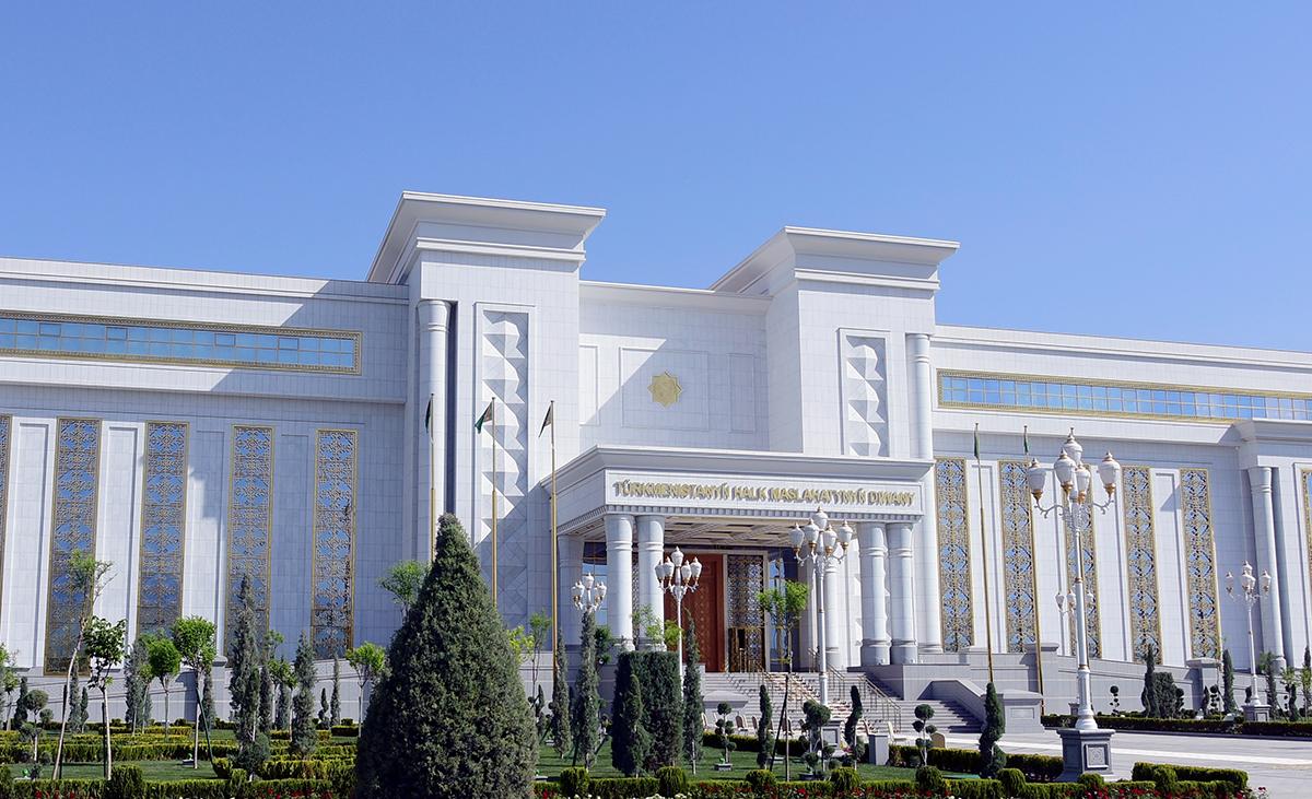 Türkmen halkynyň Milli Lideri, Türkmenistanyň Halk Maslahatynyň Başlygy Gahryman Arkadagymyz Halkara onkologiýa ylmy-kliniki merkeziniň gurluşygynda alnyp barylýan işler bilen tanyşdy